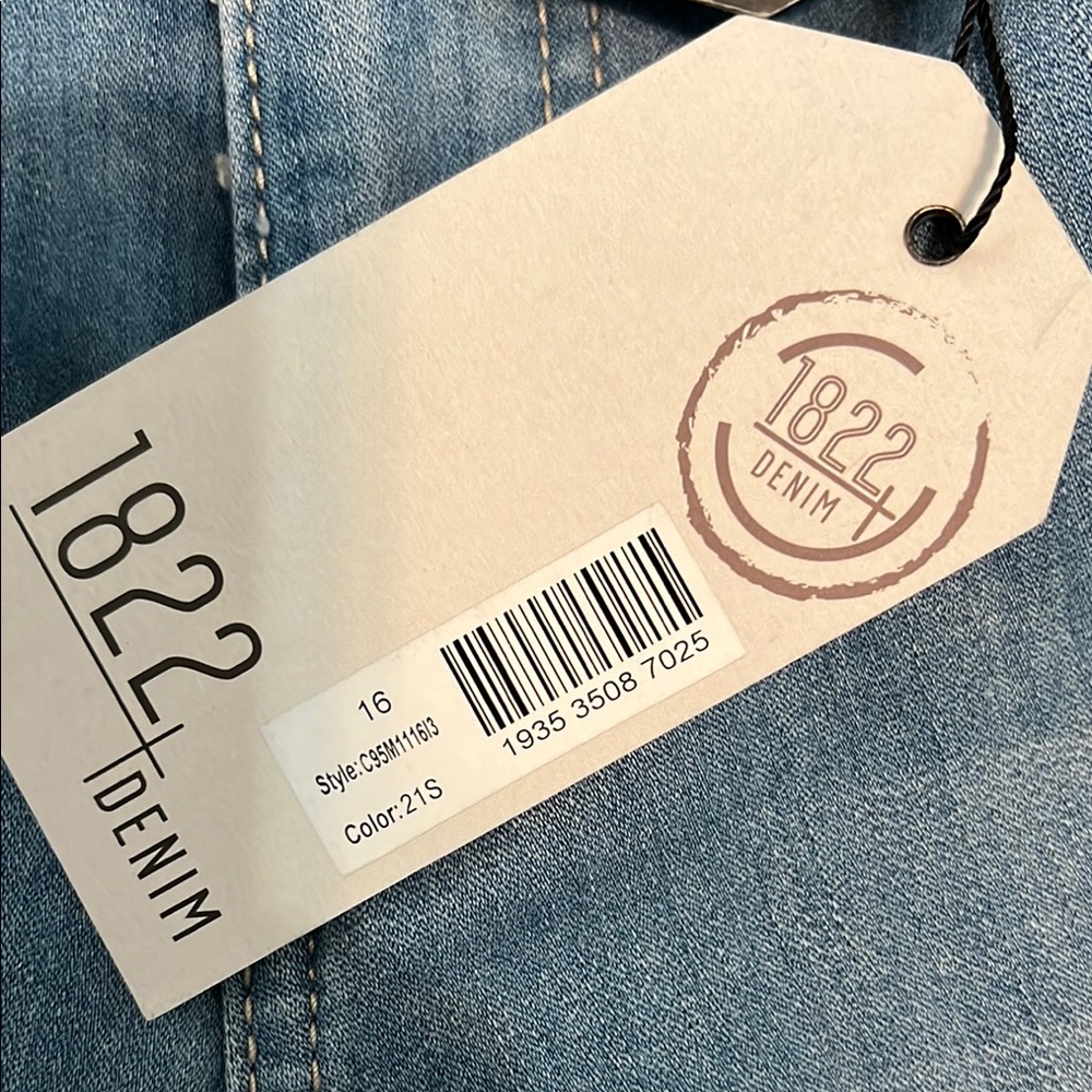 Women's light Stonewash Blue Jeans - Picture 4 of 8